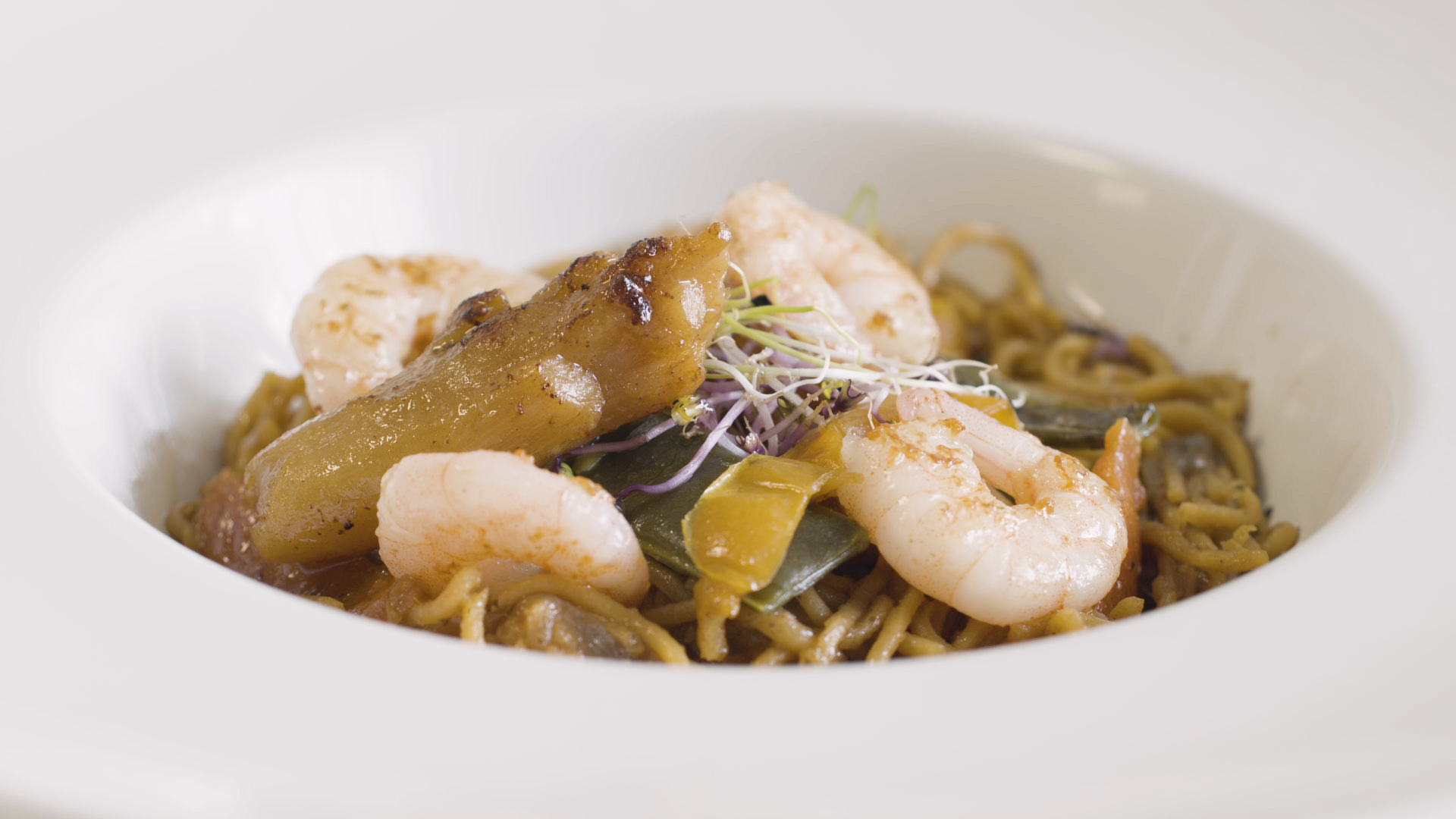 Wok de tallarines con verduras